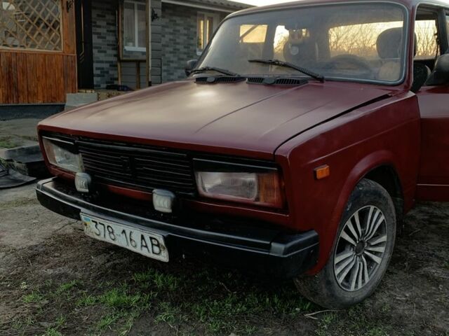 Красный ВАЗ 2105, объемом двигателя 1.5 л и пробегом 200 тыс. км за 475 $, фото 9 на Automoto.ua