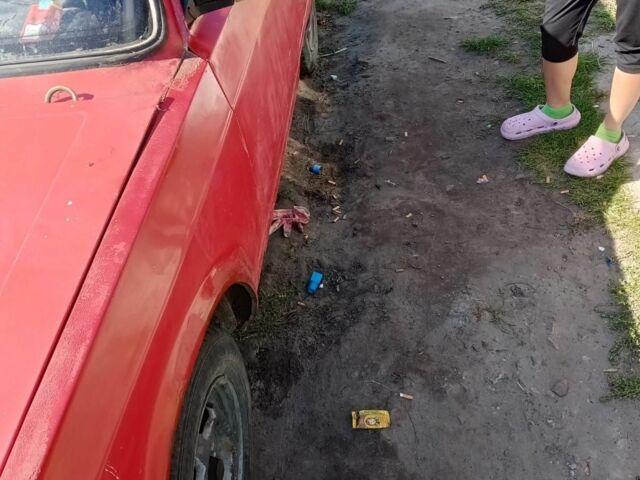 Червоний ВАЗ 2105, об'ємом двигуна 2 л та пробігом 78 тис. км за 364 $, фото 2 на Automoto.ua