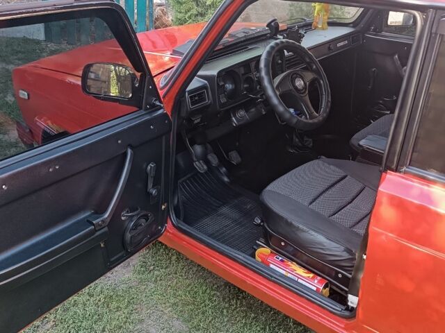 Червоний ВАЗ 2105, об'ємом двигуна 1.5 л та пробігом 1 тис. км за 1183 $, фото 1 на Automoto.ua