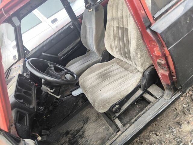 Червоний ВАЗ 2105, об'ємом двигуна 1.5 л та пробігом 300 тис. км за 350 $, фото 3 на Automoto.ua