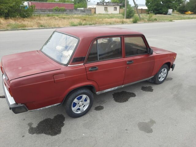 Красный ВАЗ 2105, объемом двигателя 1.5 л и пробегом 85 тыс. км за 550 $, фото 5 на Automoto.ua