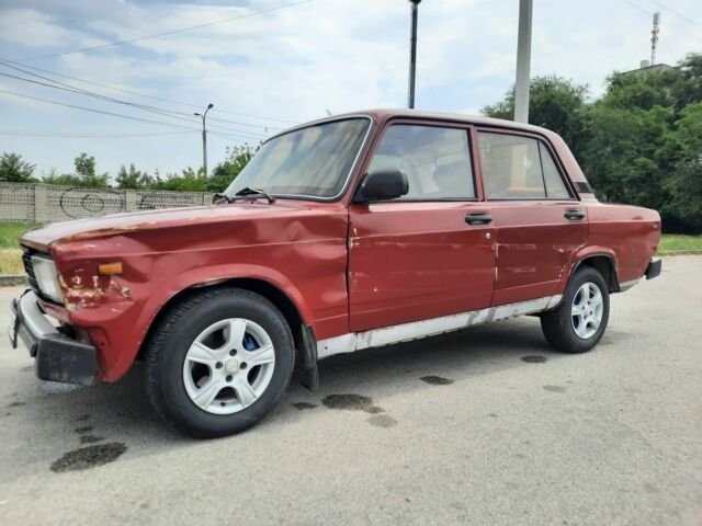 Красный ВАЗ 2105, объемом двигателя 1.5 л и пробегом 85 тыс. км за 550 $, фото 1 на Automoto.ua
