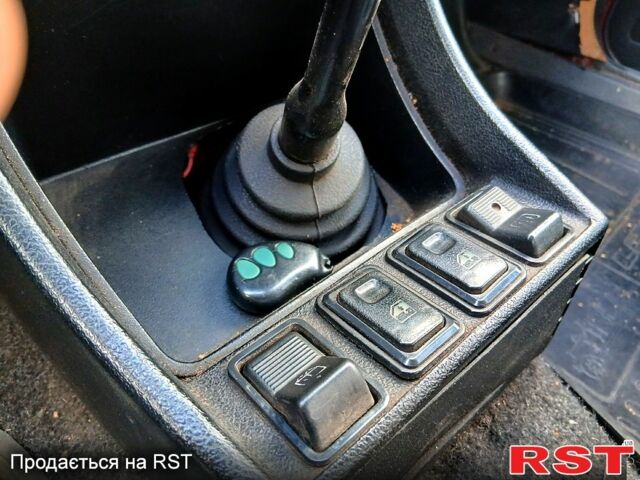 Красный ВАЗ 2105, объемом двигателя 1.5 л и пробегом 90 тыс. км за 1000 $, фото 9 на Automoto.ua