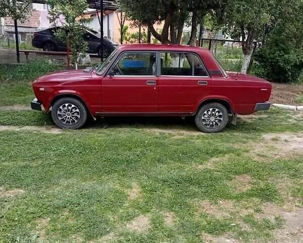 Красный ВАЗ 2105, объемом двигателя 1.5 л и пробегом 300 тыс. км за 1000 $, фото 2 на Automoto.ua