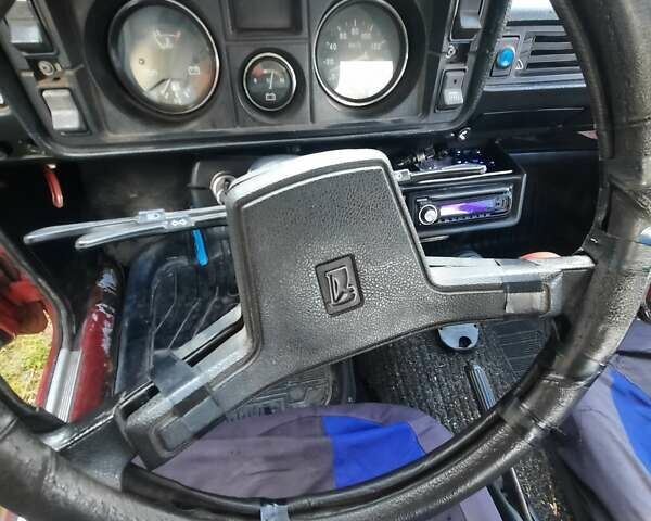 Красный ВАЗ 2105, объемом двигателя 0 л и пробегом 21 тыс. км за 800 $, фото 6 на Automoto.ua