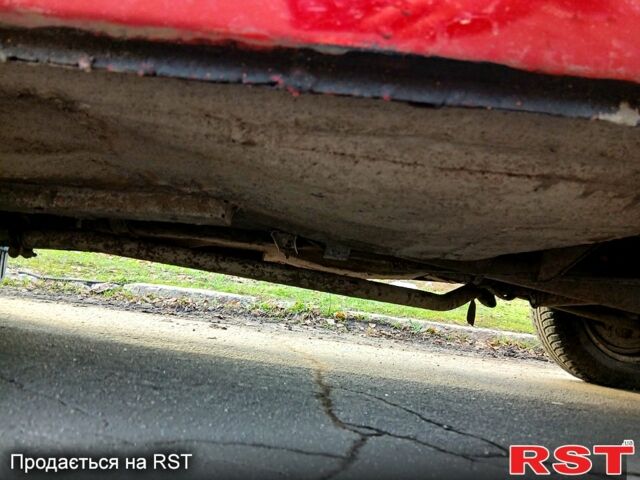 Красный ВАЗ 2105, объемом двигателя 1.5 л и пробегом 90 тыс. км за 1000 $, фото 12 на Automoto.ua