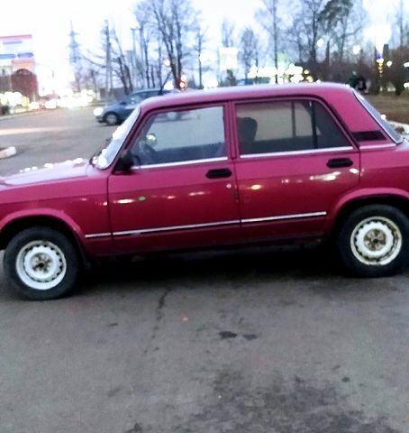 Красный ВАЗ 2105, объемом двигателя 15 л и пробегом 0 тыс. км за 785 $, фото 1 на Automoto.ua