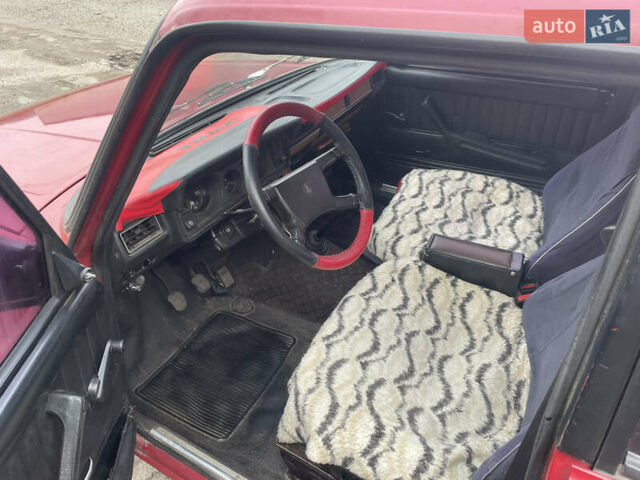 Красный ВАЗ 2105, объемом двигателя 1.6 л и пробегом 200 тыс. км за 1100 $, фото 9 на Automoto.ua