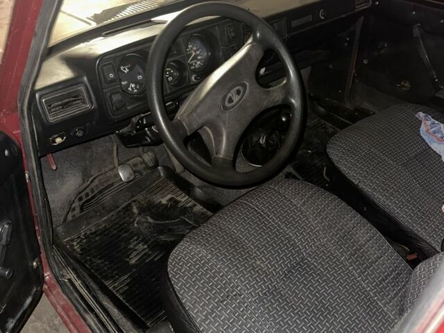 Красный ВАЗ 2105, объемом двигателя 1.5 л и пробегом 100 тыс. км за 1000 $, фото 5 на Automoto.ua