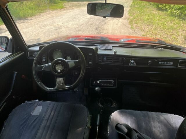 Красный ВАЗ 2105, объемом двигателя 1.5 л и пробегом 220 тыс. км за 900 $, фото 5 на Automoto.ua