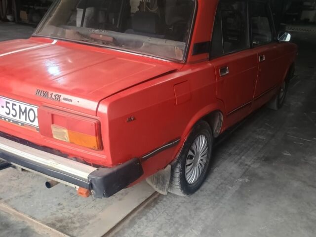 Красный ВАЗ 2105, объемом двигателя 1.5 л и пробегом 70 тыс. км за 400 $, фото 2 на Automoto.ua