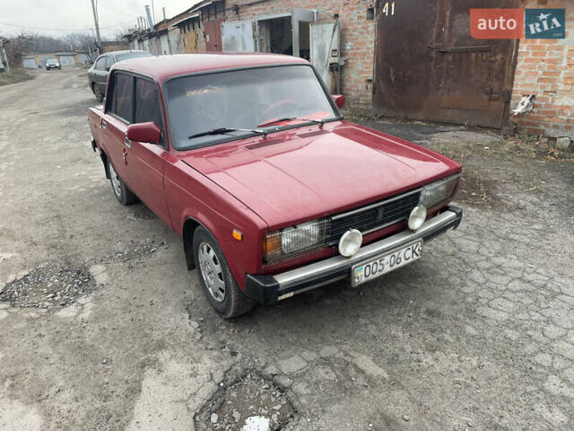 Красный ВАЗ 2105, объемом двигателя 1.6 л и пробегом 200 тыс. км за 1200 $, фото 1 на Automoto.ua