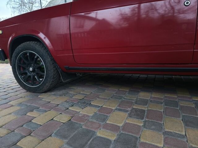 Красный ВАЗ 2105, объемом двигателя 0 л и пробегом 200 тыс. км за 900 $, фото 4 на Automoto.ua