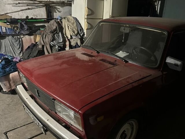 Красный ВАЗ 2105, объемом двигателя 1.5 л и пробегом 100 тыс. км за 1000 $, фото 1 на Automoto.ua