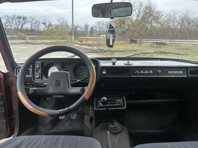 Красный ВАЗ 2105, объемом двигателя 1.5 л и пробегом 88 тыс. км за 1100 $, фото 6 на Automoto.ua