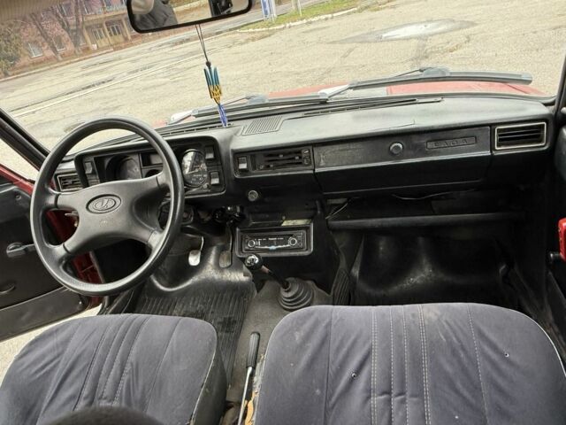 Красный ВАЗ 2105, объемом двигателя 1.3 л и пробегом 100 тыс. км за 600 $, фото 7 на Automoto.ua