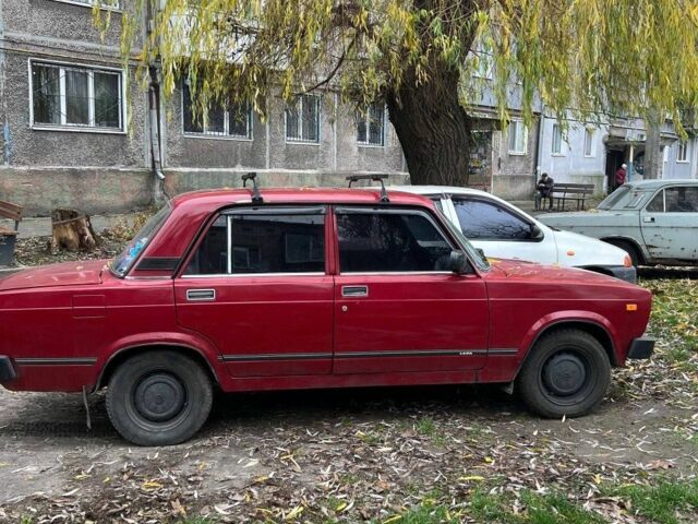 Красный ВАЗ 2105, объемом двигателя 1.5 л и пробегом 350 тыс. км за 1200 $, фото 3 на Automoto.ua