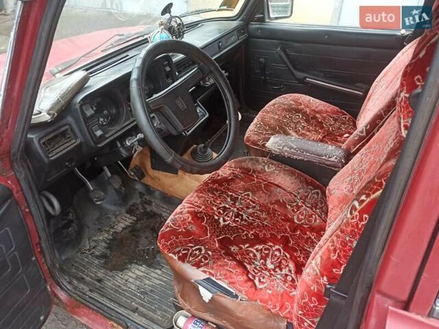 Красный ВАЗ 2105, объемом двигателя 1.5 л и пробегом 275 тыс. км за 300 $, фото 7 на Automoto.ua