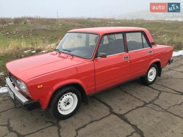 Красный ВАЗ 2105, объемом двигателя 1.5 л и пробегом 107 тыс. км за 1688 $, фото 3 на Automoto.ua