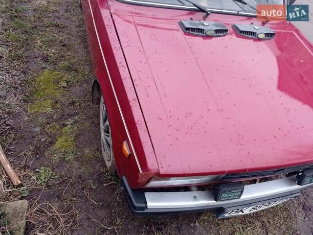 Червоний ВАЗ 2105, об'ємом двигуна 1.5 л та пробігом 335 тис. км за 579 $, фото 3 на Automoto.ua