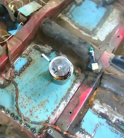 Красный ВАЗ 2105, объемом двигателя 1.5 л и пробегом 0 тыс. км за 1200 $, фото 11 на Automoto.ua