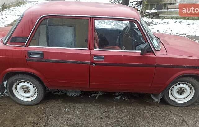 Красный ВАЗ 2105, объемом двигателя 1.5 л и пробегом 275 тыс. км за 300 $, фото 2 на Automoto.ua
