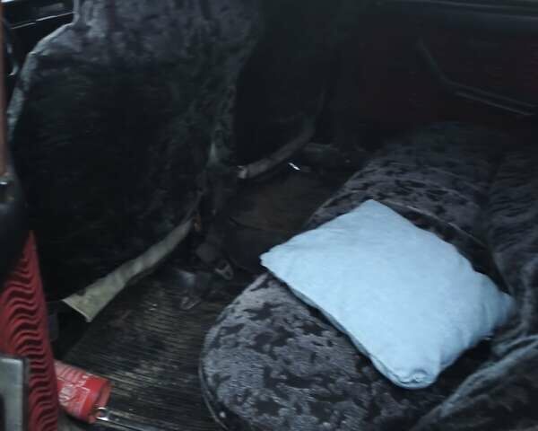 Красный ВАЗ 2105, объемом двигателя 1.45 л и пробегом 268 тыс. км за 1100 $, фото 5 на Automoto.ua