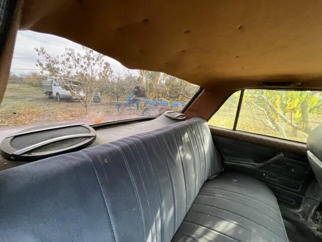 Красный ВАЗ 2105, объемом двигателя 1.5 л и пробегом 60 тыс. км за 1000 $, фото 3 на Automoto.ua