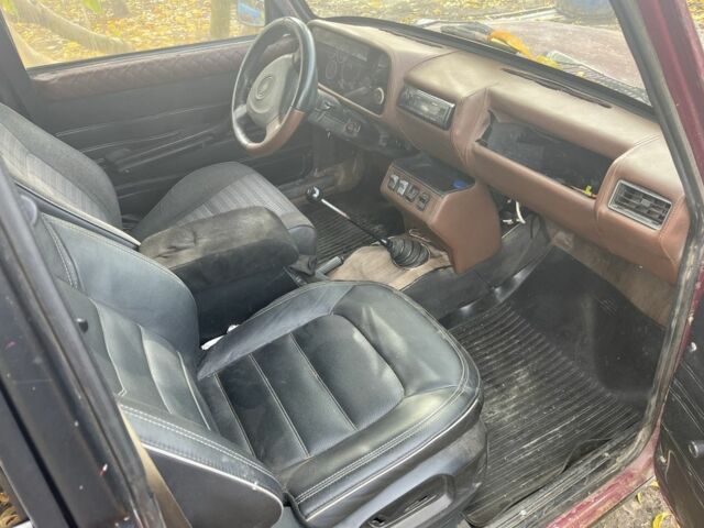 Красный ВАЗ 2105, объемом двигателя 1.5 л и пробегом 60 тыс. км за 1000 $, фото 1 на Automoto.ua