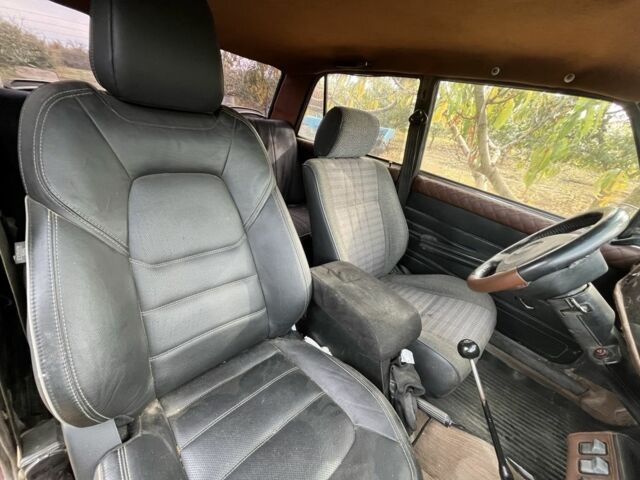 Красный ВАЗ 2105, объемом двигателя 1.5 л и пробегом 60 тыс. км за 1000 $, фото 2 на Automoto.ua