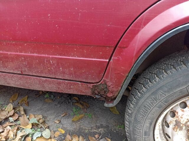 Красный ВАЗ 2105, объемом двигателя 1.5 л и пробегом 160 тыс. км за 520 $, фото 3 на Automoto.ua