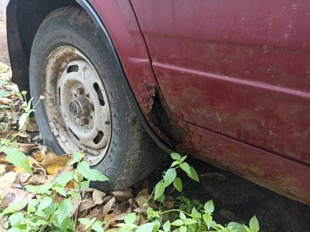 Красный ВАЗ 2105, объемом двигателя 1.5 л и пробегом 160 тыс. км за 520 $, фото 2 на Automoto.ua