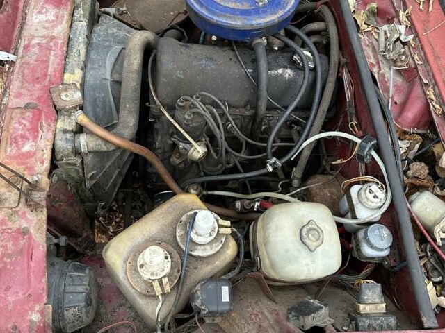 ВАЗ 2105 1997 в Коростене на Automoto.ua Красный ВАЗ 2105, объемом двигателя 1.6 л и пробегом 40 тыс. км за 334 $, фото 6 на Automoto.ua