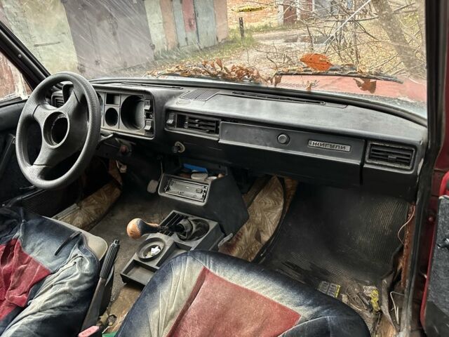 ВАЗ 2105 1997 в Коростене на Automoto.ua Красный ВАЗ 2105, объемом двигателя 1.6 л и пробегом 40 тыс. км за 334 $, фото 5 на Automoto.ua