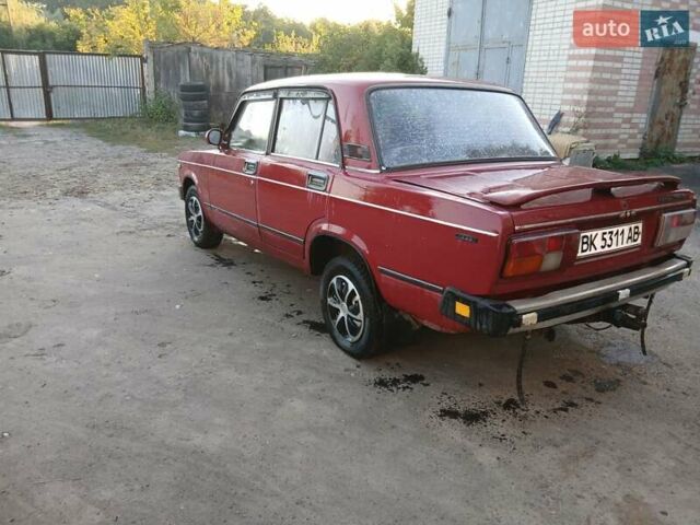 Красный ВАЗ 2105, объемом двигателя 1.5 л и пробегом 300 тыс. км за 600 $, фото 7 на Automoto.ua
