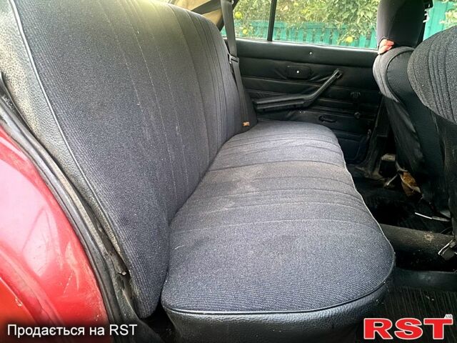 Красный ВАЗ 2105, объемом двигателя 1.5 л и пробегом 186 тыс. км за 499 $, фото 5 на Automoto.ua