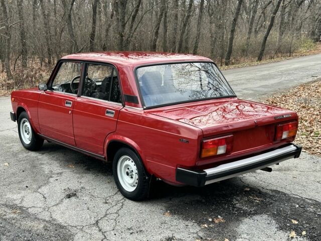 Красный ВАЗ 2105, объемом двигателя 1.5 л и пробегом 37 тыс. км за 2750 $, фото 5 на Automoto.ua