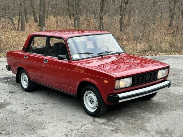 Красный ВАЗ 2105, объемом двигателя 1.5 л и пробегом 37 тыс. км за 2750 $, фото 1 на Automoto.ua