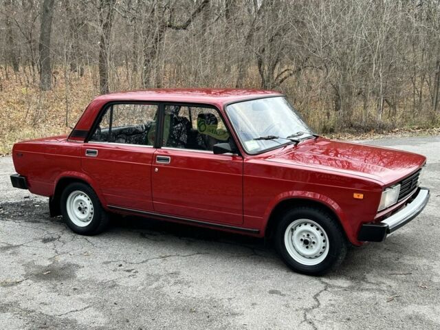 Красный ВАЗ 2105, объемом двигателя 1.5 л и пробегом 37 тыс. км за 2750 $, фото 2 на Automoto.ua