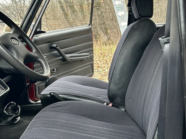 Красный ВАЗ 2105, объемом двигателя 1.5 л и пробегом 37 тыс. км за 2750 $, фото 10 на Automoto.ua