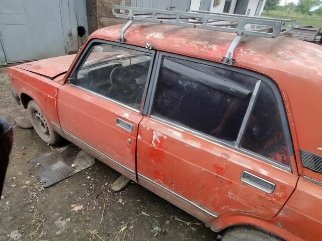 Красный ВАЗ 2105, объемом двигателя 0 л и пробегом 300 тыс. км за 12000 $, фото 7 на Automoto.ua