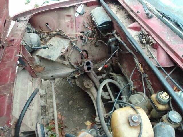 Красный ВАЗ 2105, объемом двигателя 1 л и пробегом 1 тыс. км за 203 $, фото 1 на Automoto.ua