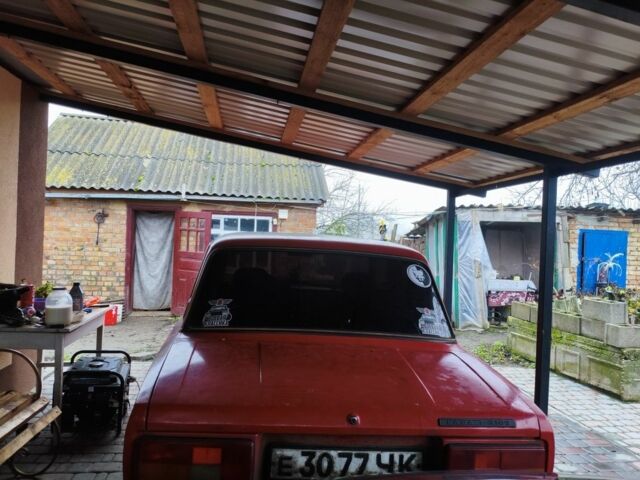 Красный ВАЗ 2105, объемом двигателя 1.6 л и пробегом 500 тыс. км за 239 $, фото 2 на Automoto.ua