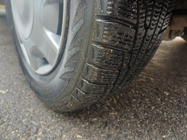 Красный ВАЗ 2105, объемом двигателя 0 л и пробегом 300 тыс. км за 499 $, фото 9 на Automoto.ua