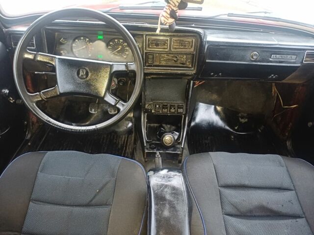 Красный ВАЗ 2105, объемом двигателя 0 л и пробегом 300 тыс. км за 499 $, фото 12 на Automoto.ua