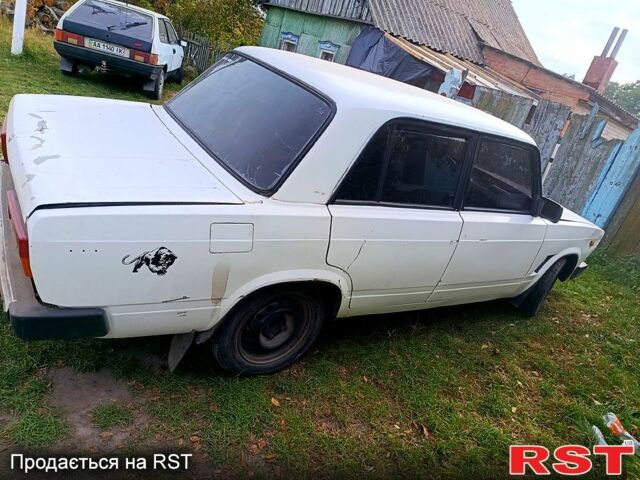 ВАЗ 2105 1988 в Сумах на Automoto.ua ВАЗ 2105, объемом двигателя 1.3 л и пробегом 0 тыс. км за 600 $, фото 2 на Automoto.ua