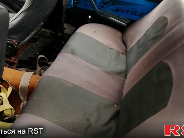 ВАЗ 2105 1989 в Богуславе на Automoto.ua ВАЗ 2105, объемом двигателя 1.6 л и пробегом 279 тыс. км за 350 $, фото 2 на Automoto.ua