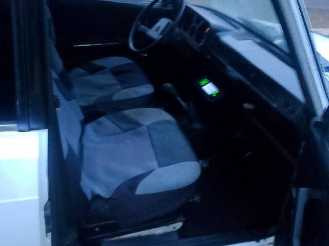 ВАЗ 2105, объемом двигателя 1.5 л и пробегом 200 тыс. км за 750 $, фото 5 на Automoto.ua