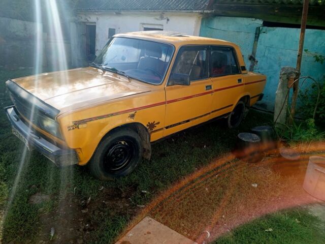 Желтый ВАЗ 2105, объемом двигателя 1.1 л и пробегом 1 тыс. км за 462 $, фото 1 на Automoto.ua