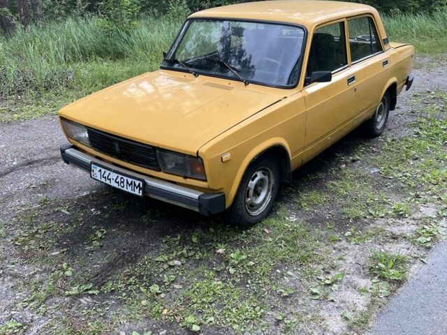 Желтый ВАЗ 2105, объемом двигателя 0 л и пробегом 2 тыс. км за 601 $, фото 1 на Automoto.ua